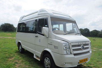 9 Seater Tempo Traveller hire in Amritsar