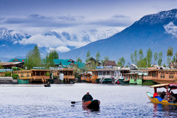 Amritsar to Srinagar Tempo Traveller Rental Service