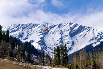 Amritsar to Manali Tempo Traveller